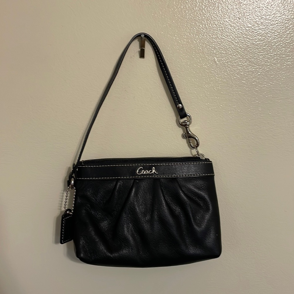 Coach wristlet black